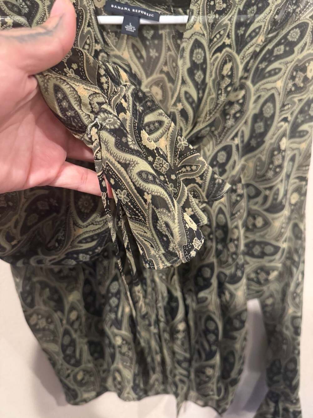 Silk Paisley AOP Vintage Sheer  Banana Republic Blouse Sz.L - Picture 5 of 9